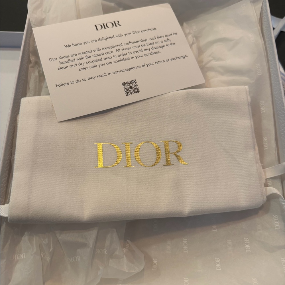 Dior White Leather Sneakers with Black Sketch Details - Picture 3 of 12